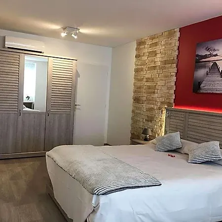 Terranostra فندق Tarascon-sur-Ariège