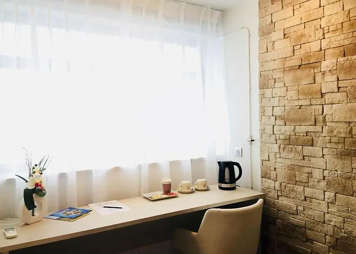 ホテル オテル テラノストラ タラスコン・シュル・アリエージュ